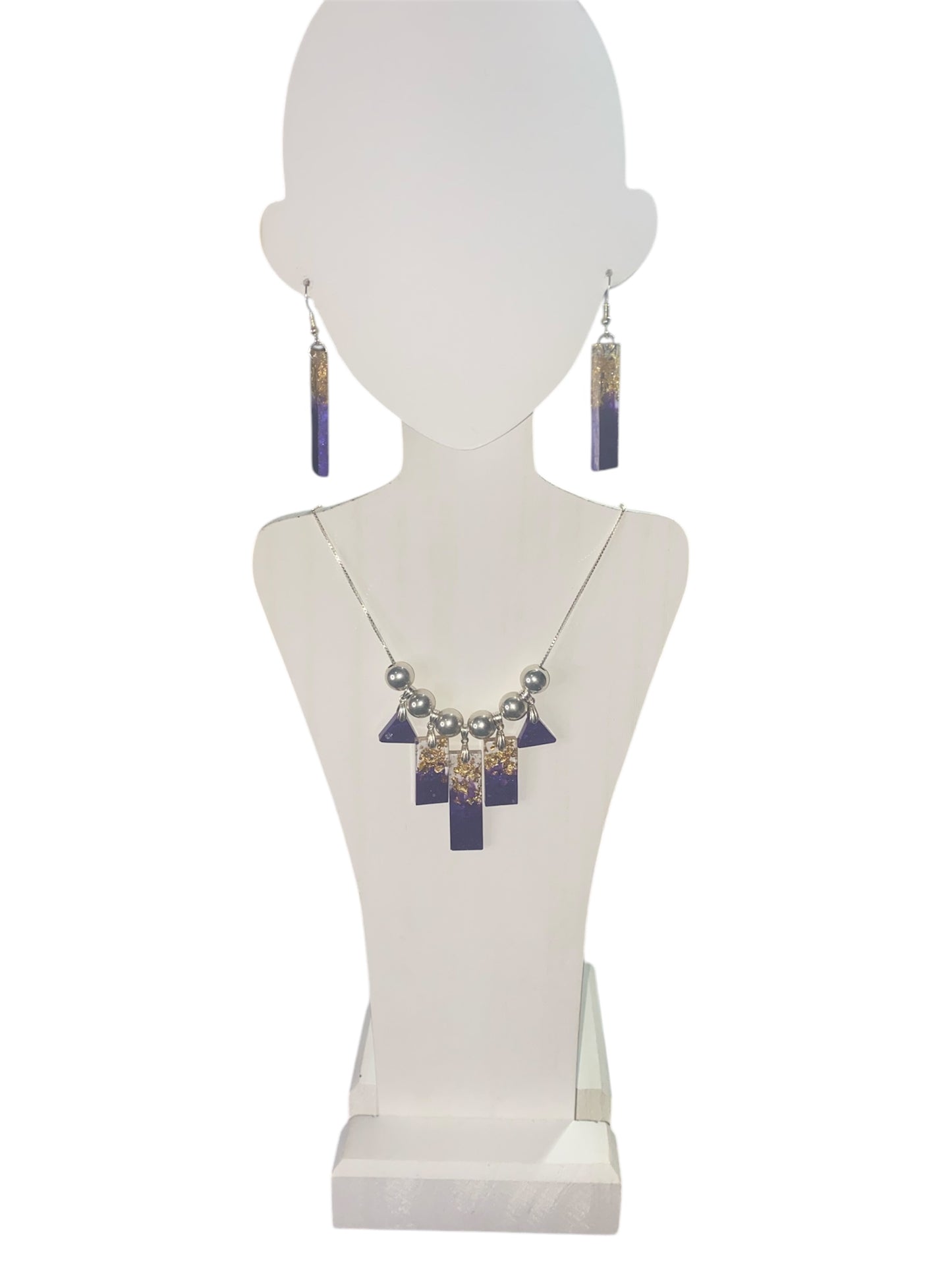 Five pendants necklaces set